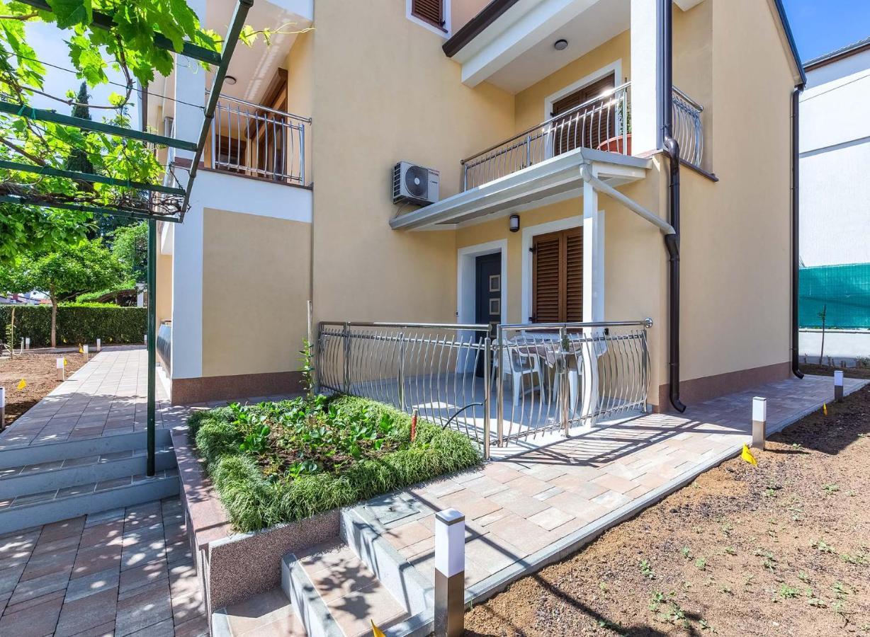 Rino Apartment Poreč Exterior foto