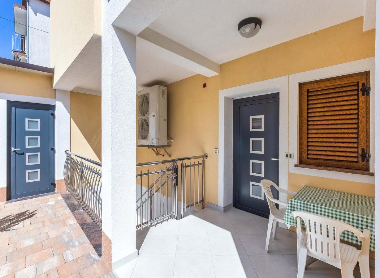 Rino Apartment Poreč Exterior foto