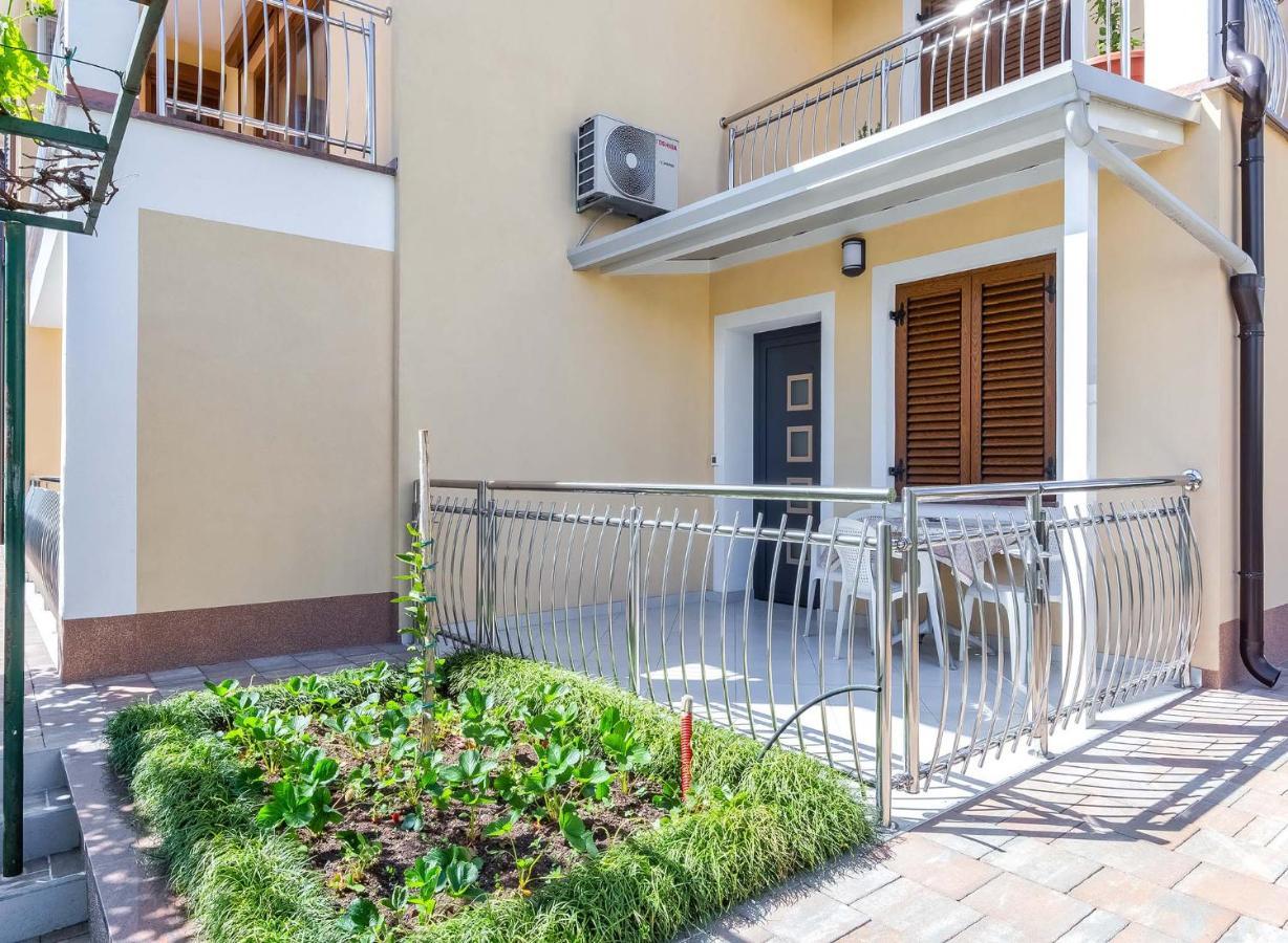 Rino Apartment Poreč Exterior foto